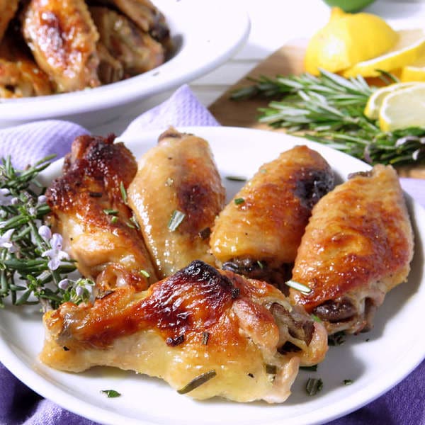 Lemon Garlic & Rosemary Chicken Wings | lowcarbmaven.com