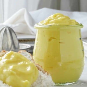 Make this tart low carb lemon curd in 10 minutes | low carb, keto. thm-s | lowcarbmaven.com