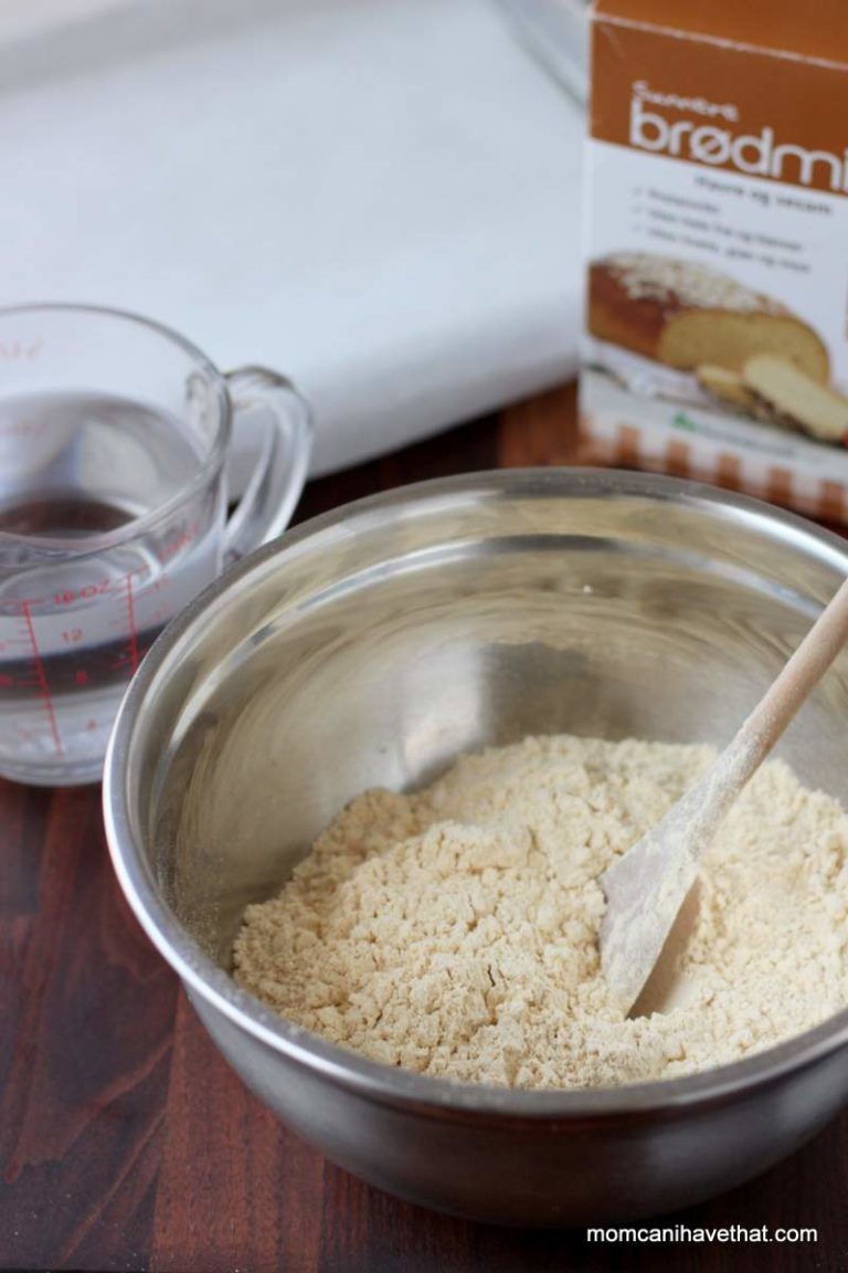 Sukrin Low Carb Oat Sesame Bread Mix is so easy to make and tastes great! | dairy-free, low carb, gluten-free | lowcarbmaven.com